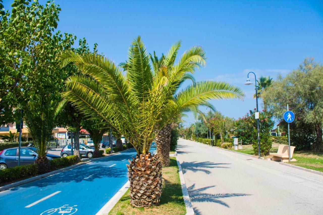 Marconi House Apartman Alba Adriatica Kültér fotó