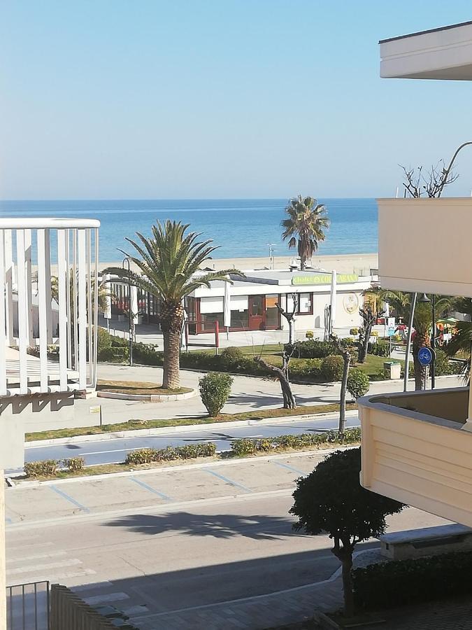 Marconi House Apartman Alba Adriatica Kültér fotó